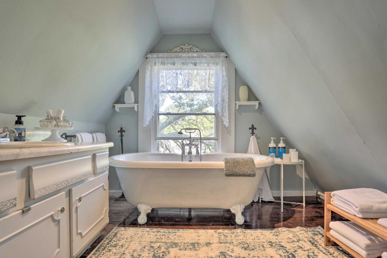 Coastal, Walkable Home In Historic Southport! Esterno foto
