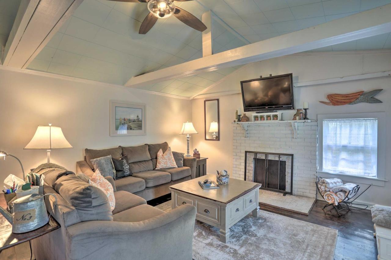 Coastal, Walkable Home In Historic Southport! Esterno foto